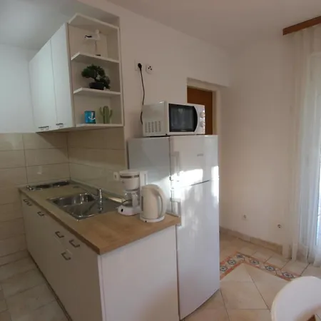 Apartments Chiara Lumbarda Exterior photo