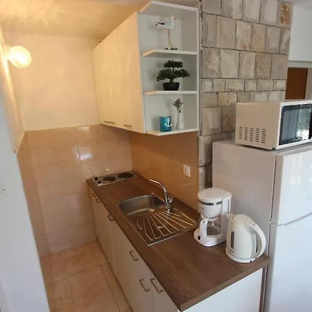 Apartments Chiara Lumbarda Exterior photo