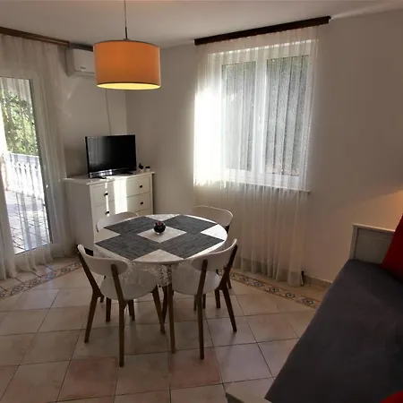 Apartments Chiara Lumbarda Exterior photo