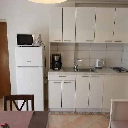 Apartments Chiara Lumbarda Exterior photo