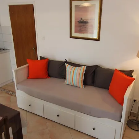 Apartments Chiara Lumbarda Exterior photo