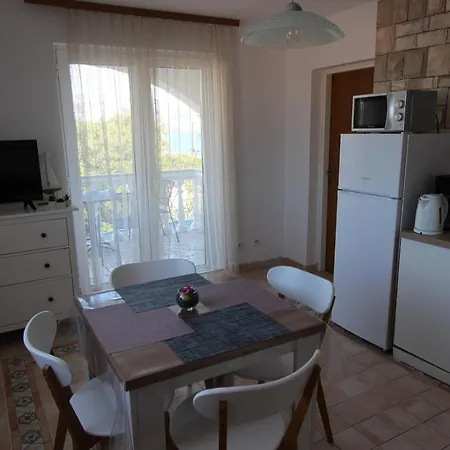 Apartments Chiara Lumbarda Exterior photo