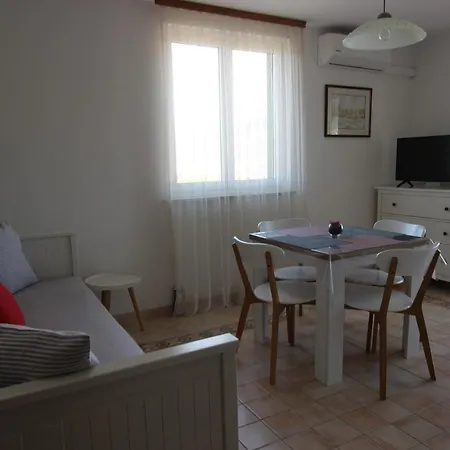 Apartments Chiara Lumbarda Exterior photo