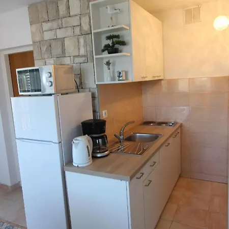 Apartments Chiara Lumbarda Exterior photo