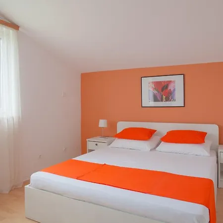 Apartments Chiara Lumbarda Exterior photo