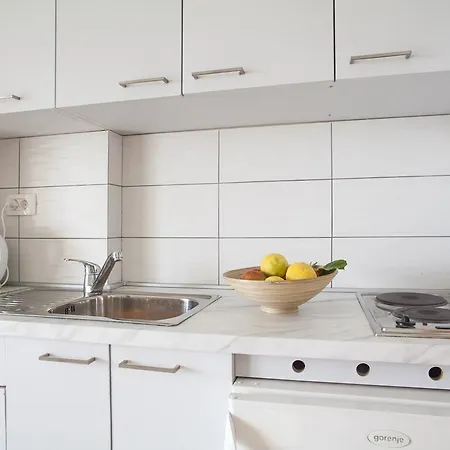Apartments Chiara Lumbarda Exterior photo
