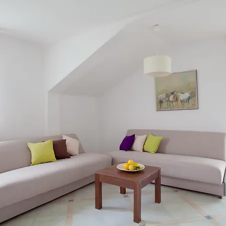 Apartments Chiara Lumbarda Exterior photo