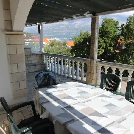 Apartments Chiara Lumbarda Exterior photo