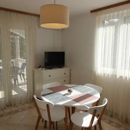 Apartments Chiara Lumbarda Exterior photo