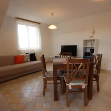 Apartments Chiara Lumbarda Exterior photo