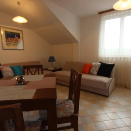 Apartments Chiara Lumbarda Exterior photo