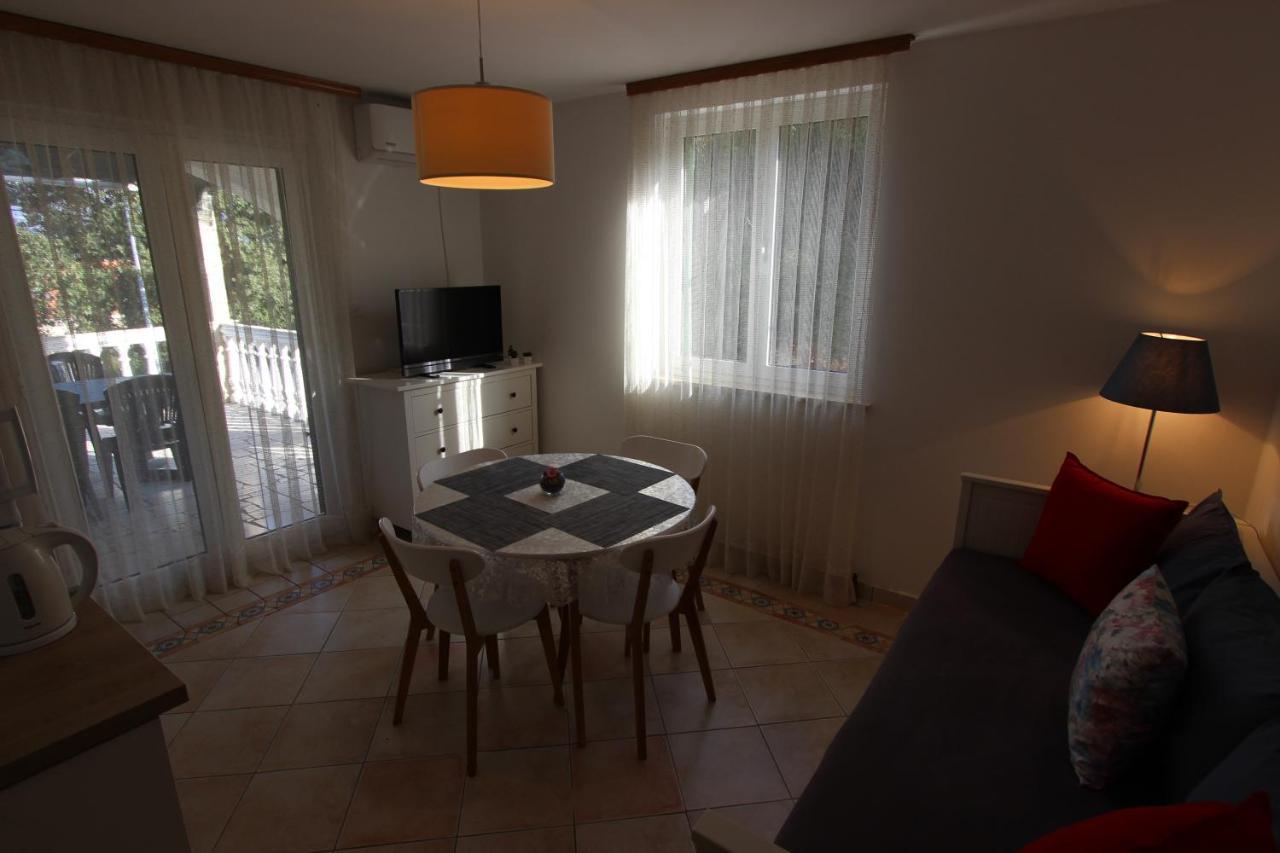 Pansion And Chiara Apartment
