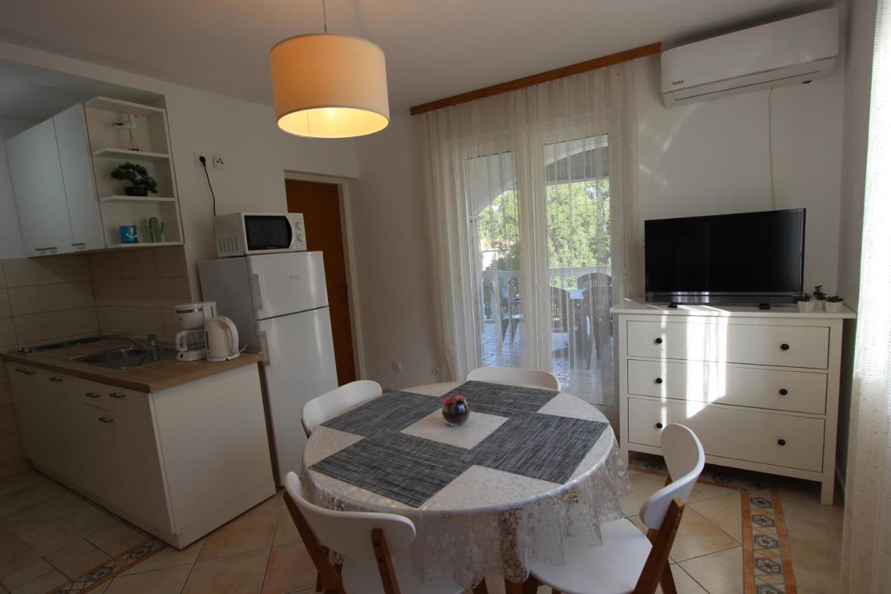 Pansion And Chiara Apartment Lumbarda