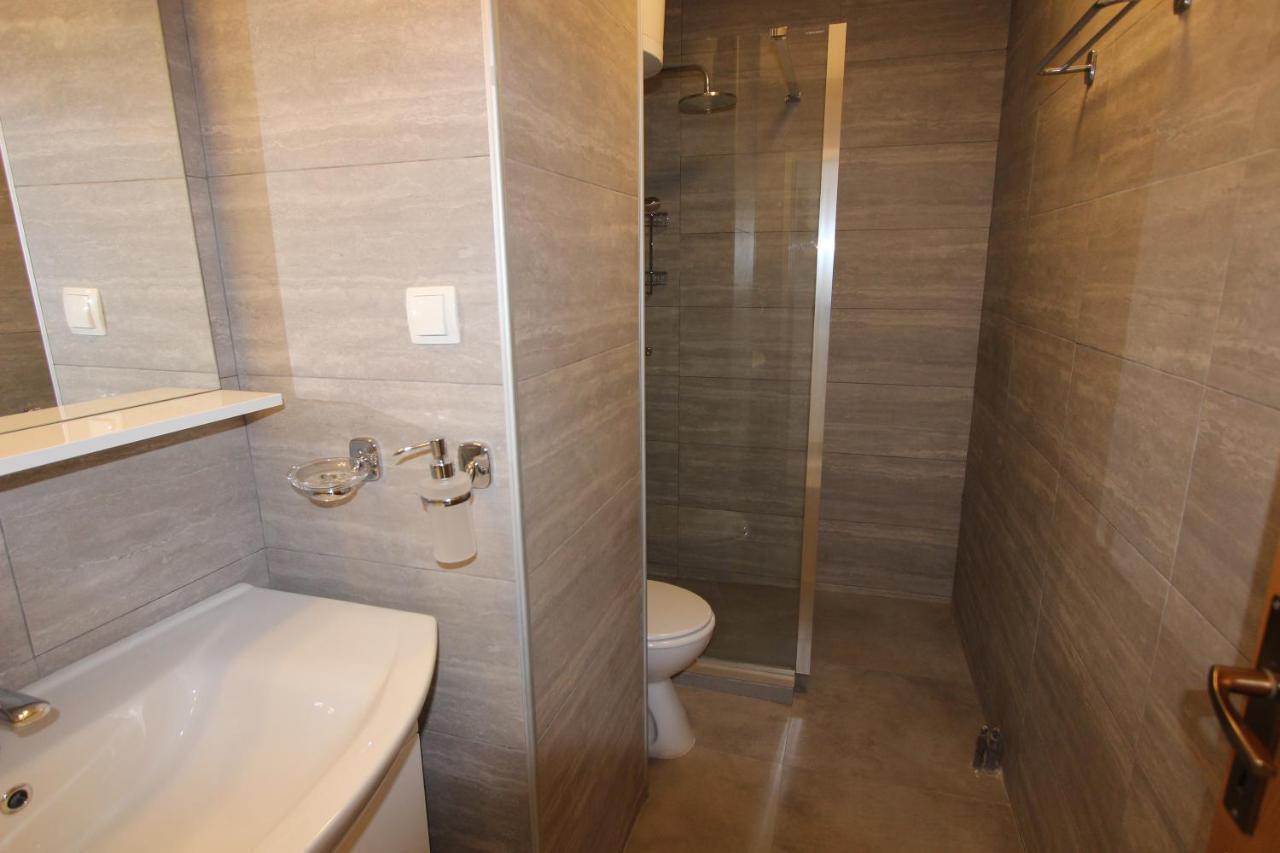 Pansion And Chiara Apartment