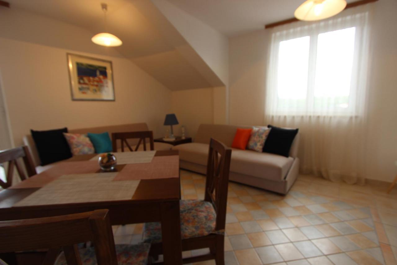 Pansion And Chiara Apartment *